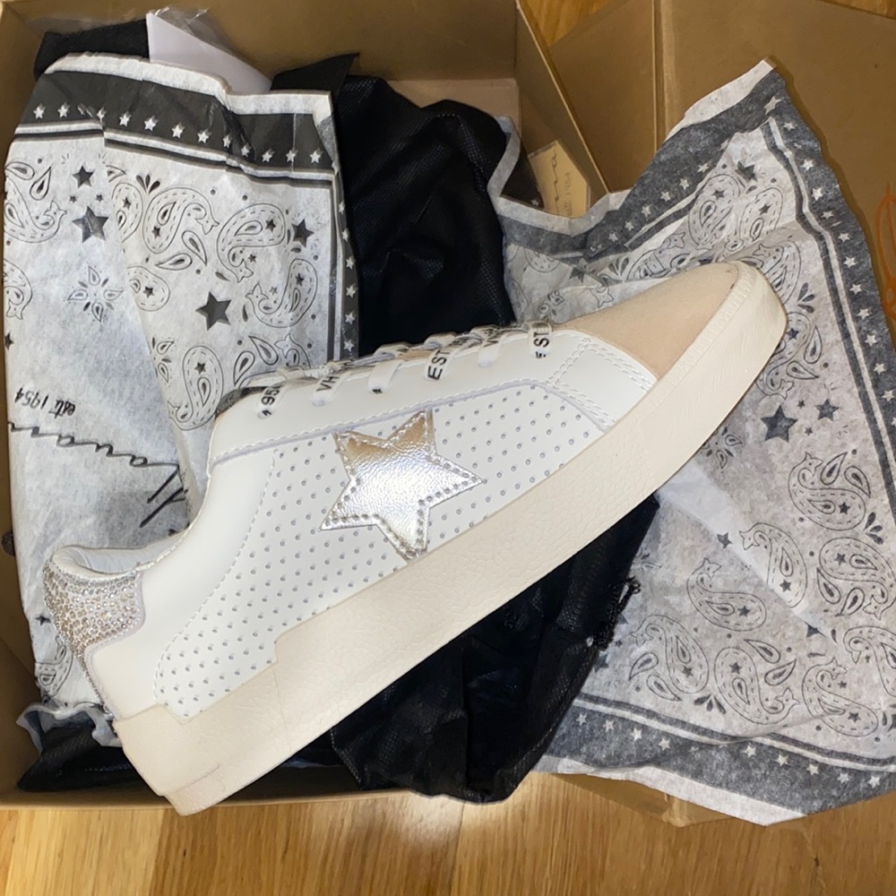 Vintage Havanas Women's White and Silver Star Sneakers